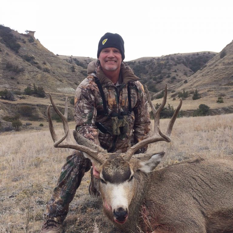 Guided Mule Deer Hunting In Northeast Montana | Burke Ranch Outfitters